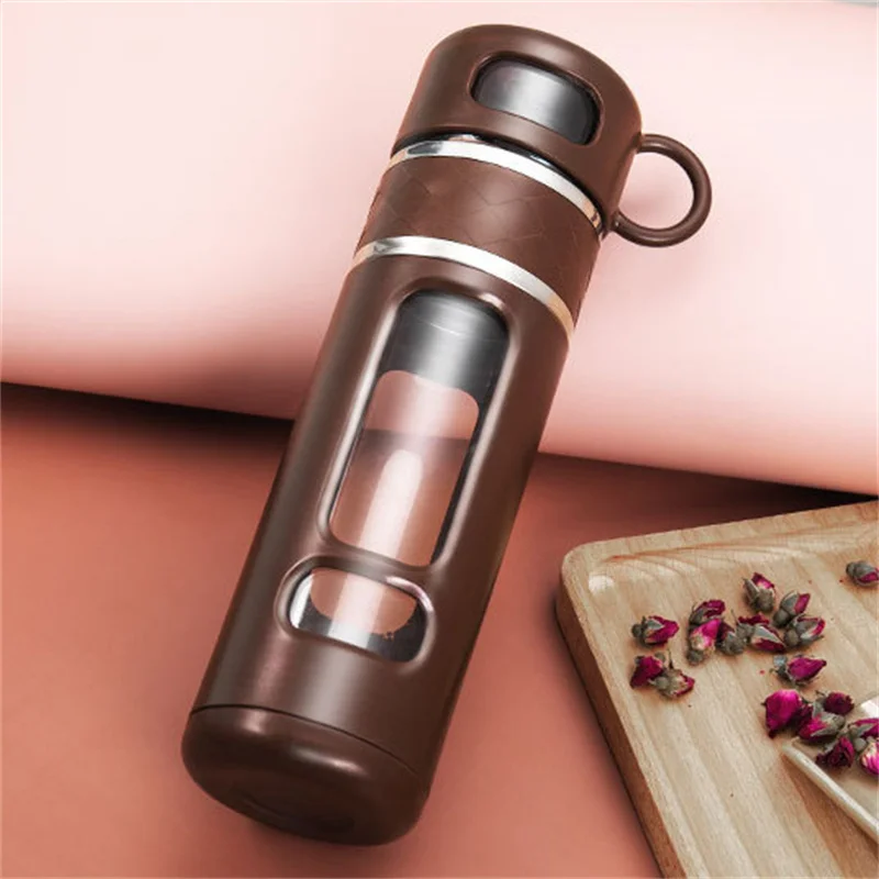 carafe d'eau filtrante en verre