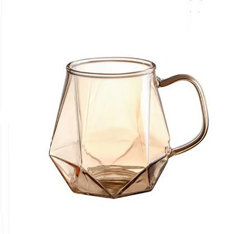 carafe d'eau filtrante en verre